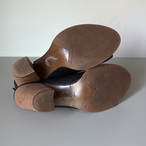 UGG Women's Audrey Exotic Black Leather Pump Size 8 - Picture 12 of 12